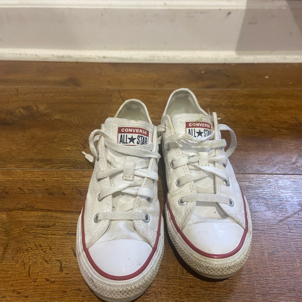 Size 2 Converse Kids chucks  White Sneakers
